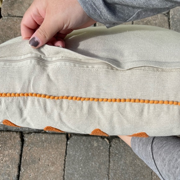 Spring carrot pillow!!! - Picture 5 of 12